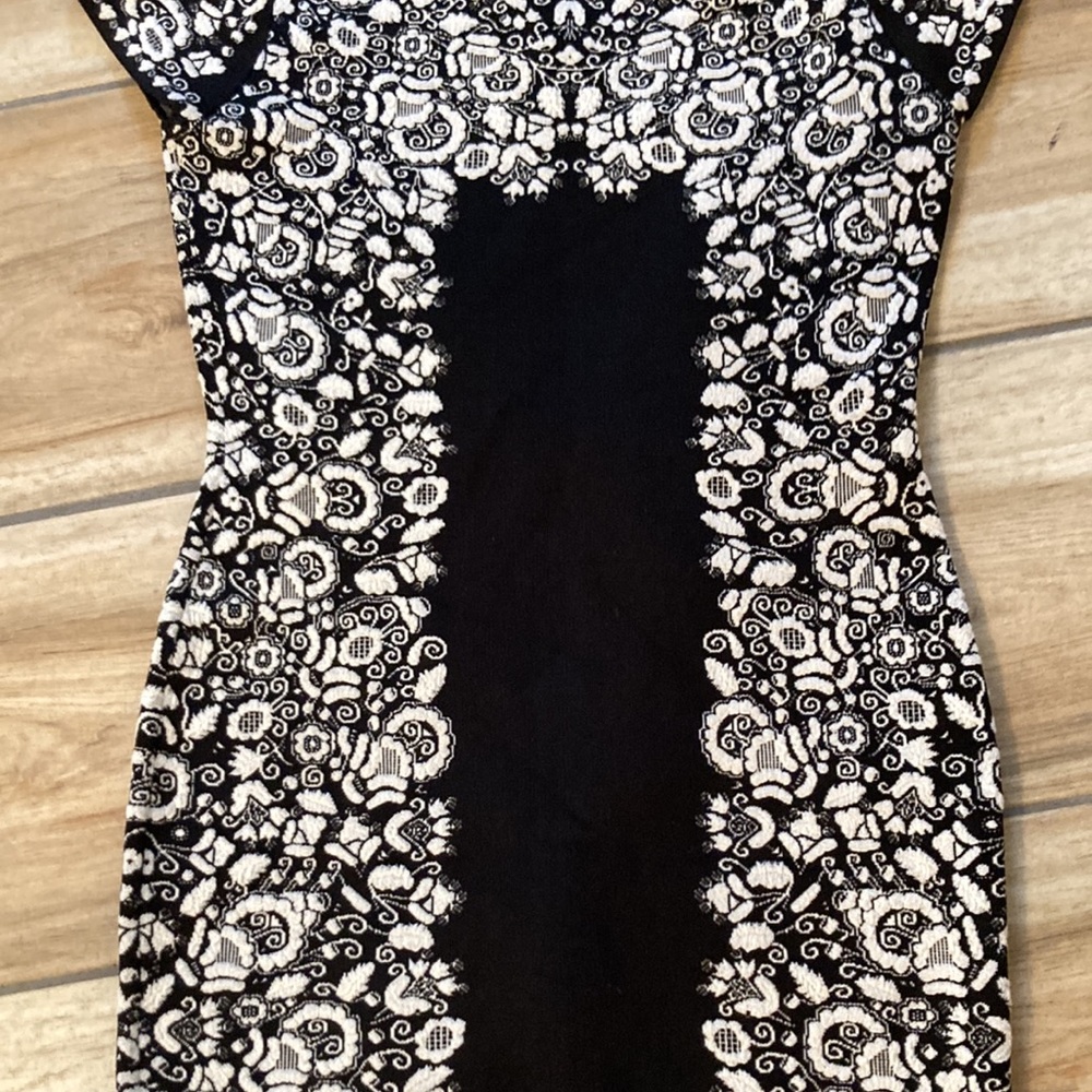 BCBG Maxazria Fabiana Floral Jacquard Dress - Picture 4 of 4
